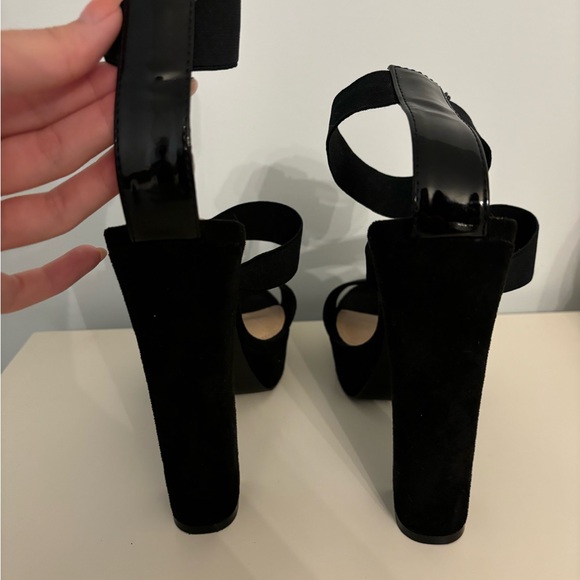 Black heels - Picture 6 of 6